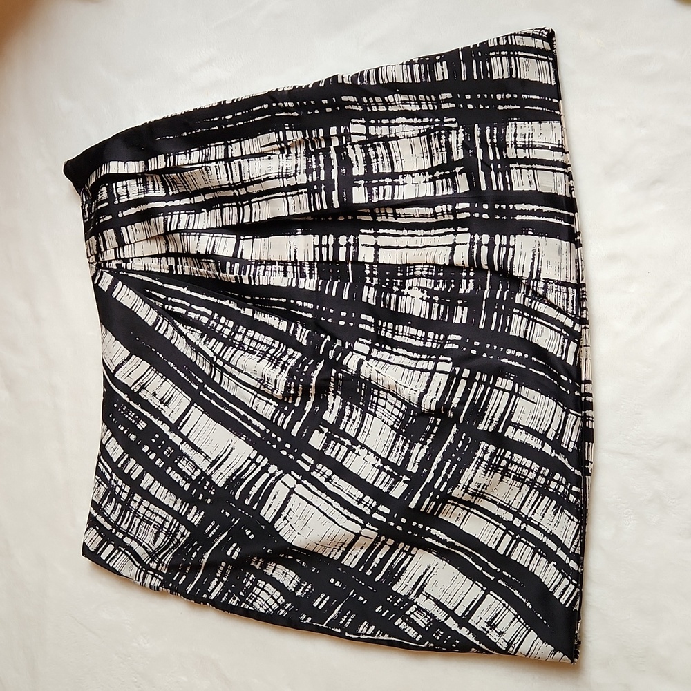 Ann Taylor, Summer Women's Sz 6, Silk Black & White, Office,  Mini Silk, Skirt